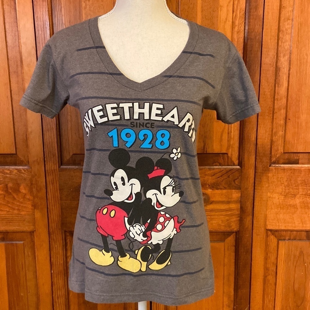 Disney Graphic Tee: Sweethearts Since 1928 Mickey & Minnie Size Small